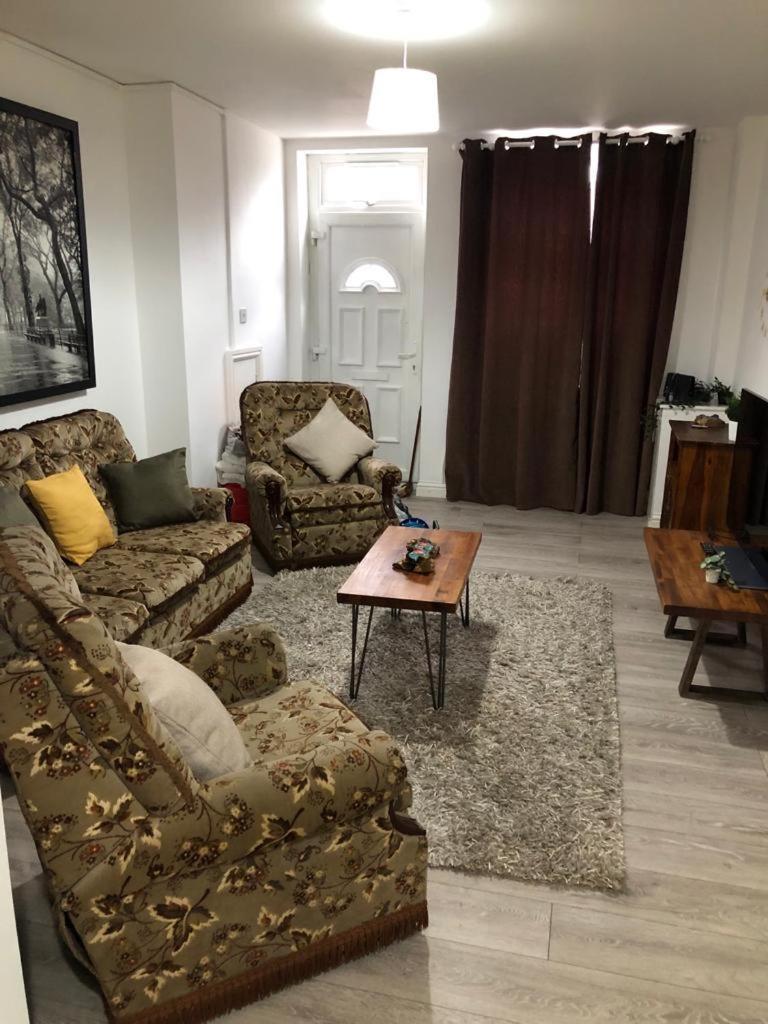 Alpha House Bed and Breakfast London Exteriör bild
