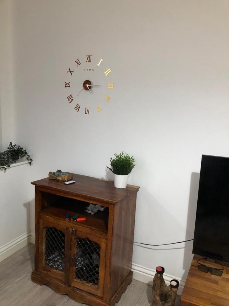Alpha House Bed and Breakfast London Exteriör bild