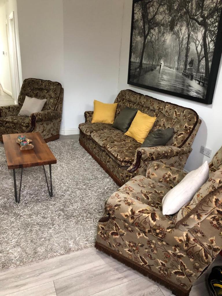 Alpha House Bed and Breakfast London Exteriör bild