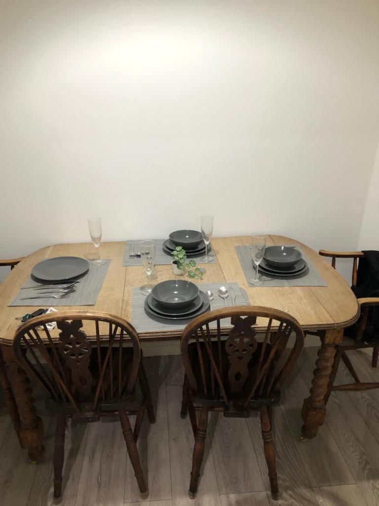 Alpha House Bed and Breakfast London Exteriör bild