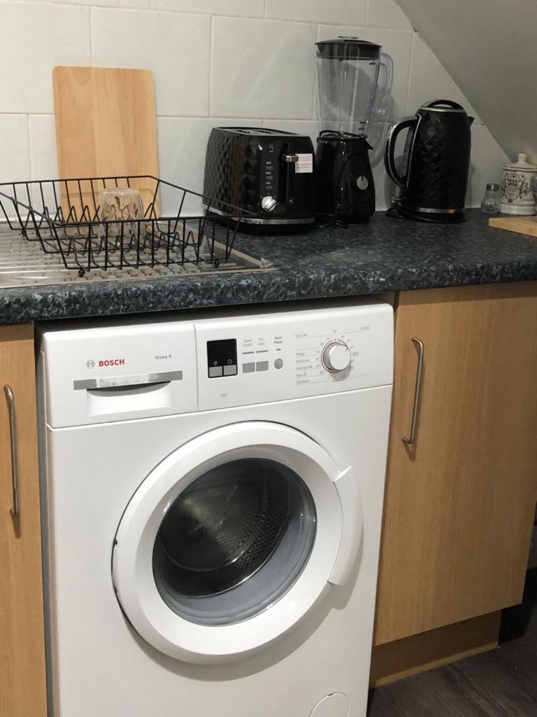 Alpha House Bed and Breakfast London Exteriör bild