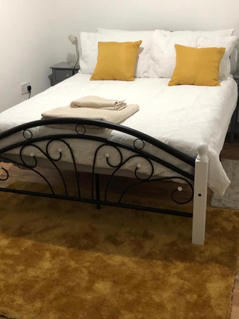 Alpha House Bed and Breakfast London Exteriör bild