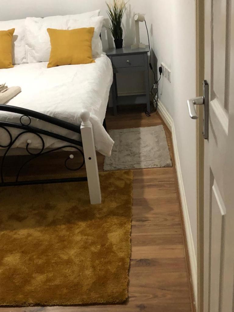 Alpha House Bed and Breakfast London Exteriör bild