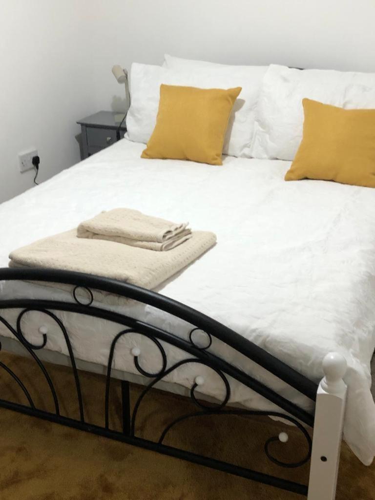 Alpha House Bed and Breakfast London Exteriör bild