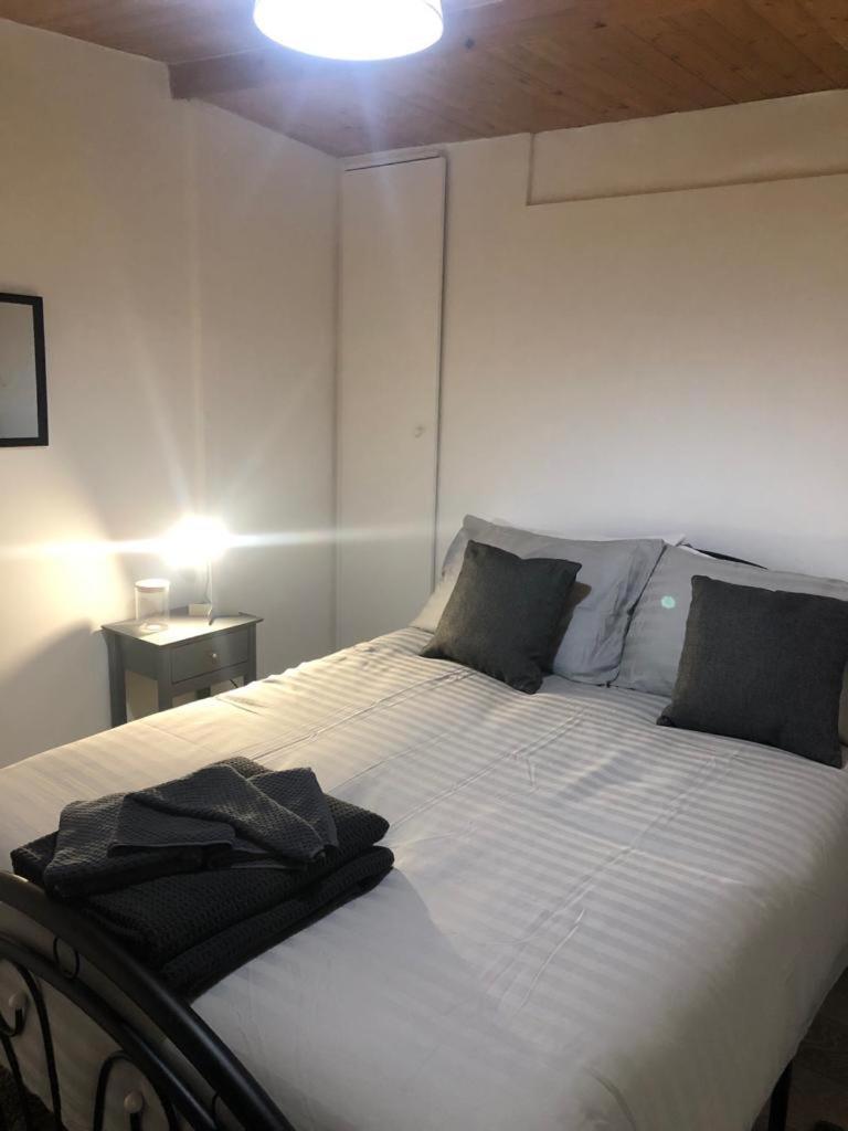 Alpha House Bed and Breakfast London Exteriör bild