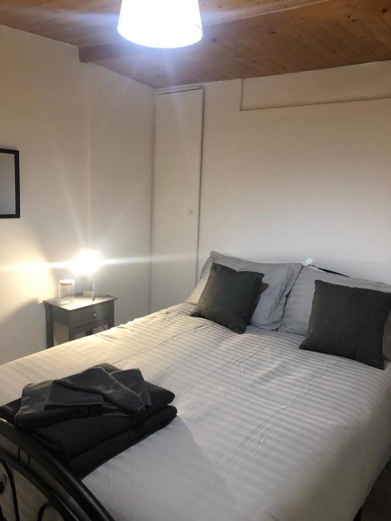 Alpha House Bed and Breakfast London Exteriör bild