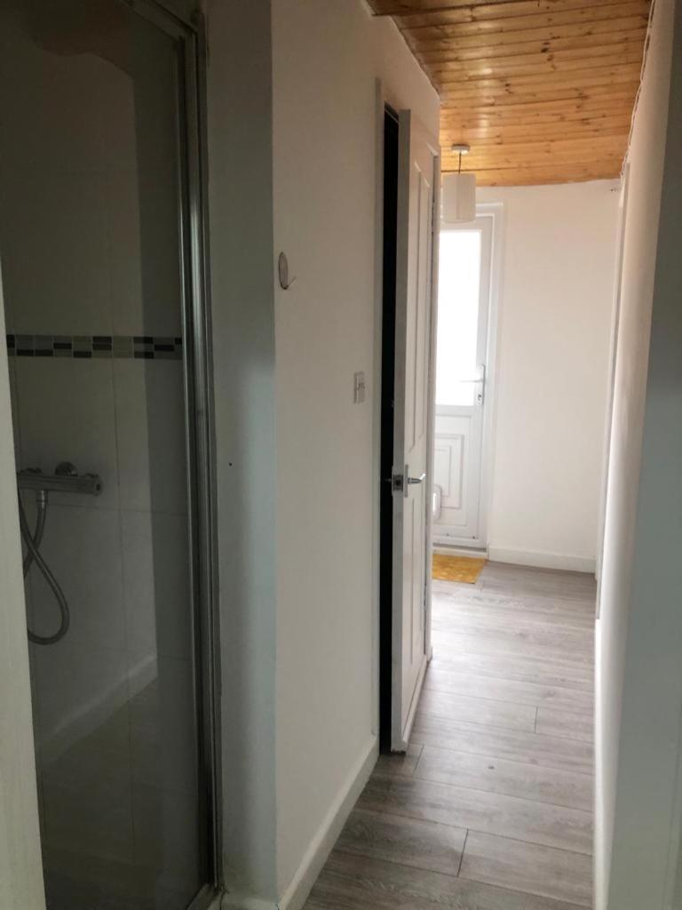 Alpha House Bed and Breakfast London Exteriör bild